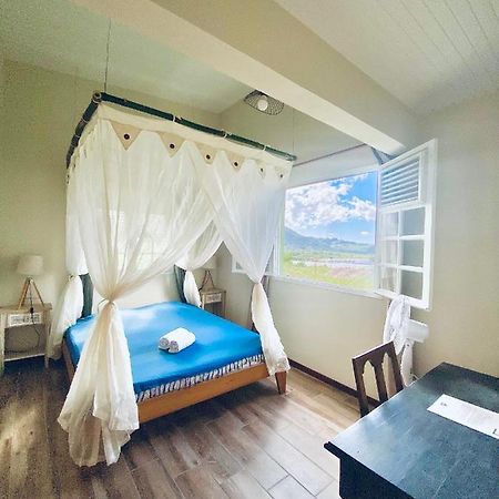 Chambre Et Sdb Privative Ylang Ylang Vue Mont Pelee Dans Maison Partagee Le Morne-Rouge Eksteriør bilde
