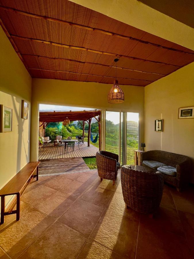 Chambre Et Sdb Privative Ylang Ylang Vue Mont Pelee Dans Maison Partagee Le Morne-Rouge Eksteriør bilde