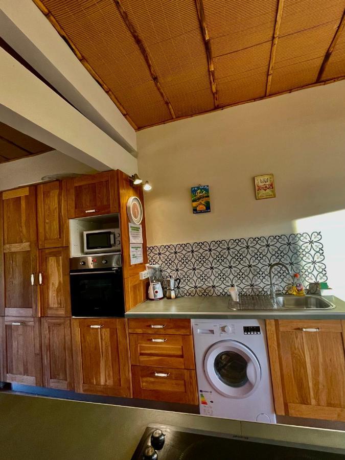 Chambre Et Sdb Privative Ylang Ylang Vue Mont Pelee Dans Maison Partagee Le Morne-Rouge Eksteriør bilde